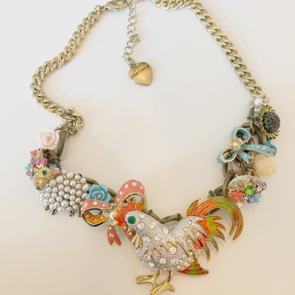 Betsey Johnson Jewelry - Betsey Johnson Farmhouse Necklace! RARE